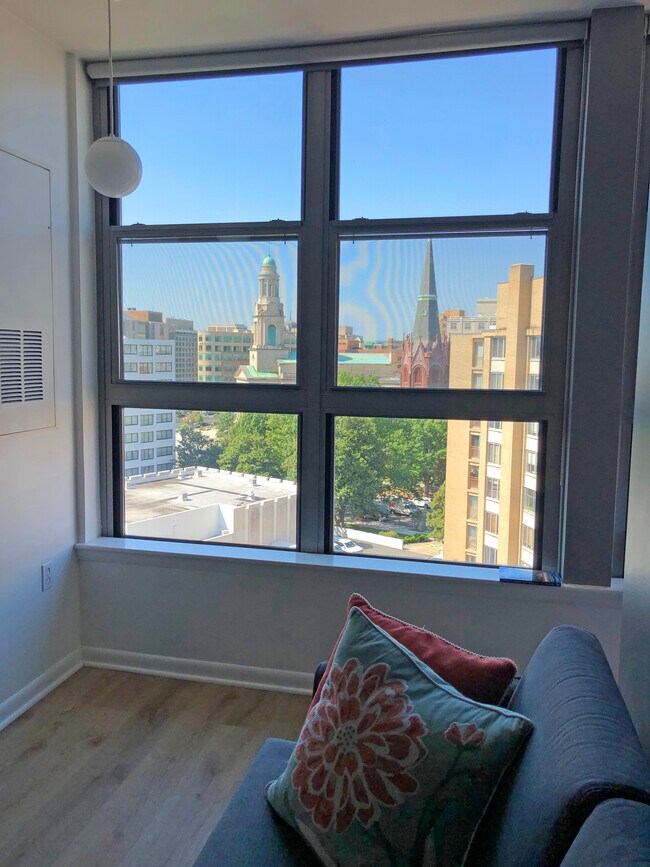 Foto del edificio - 1300 N St NW