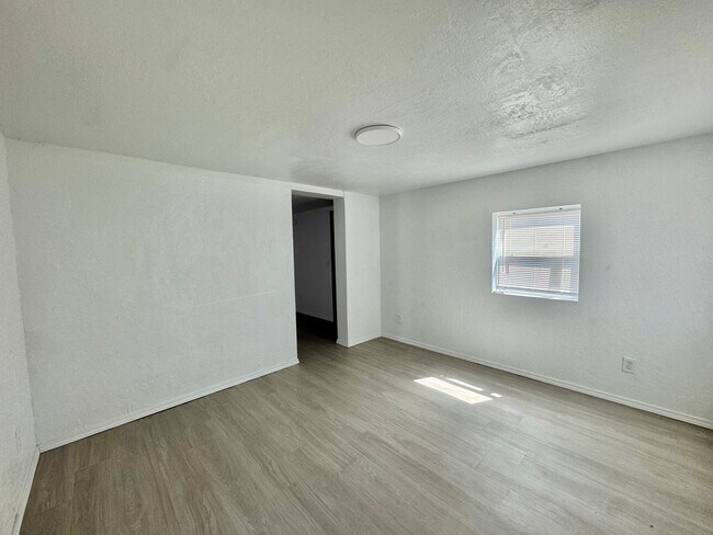 Foto del edificio - 529 SE 15th St