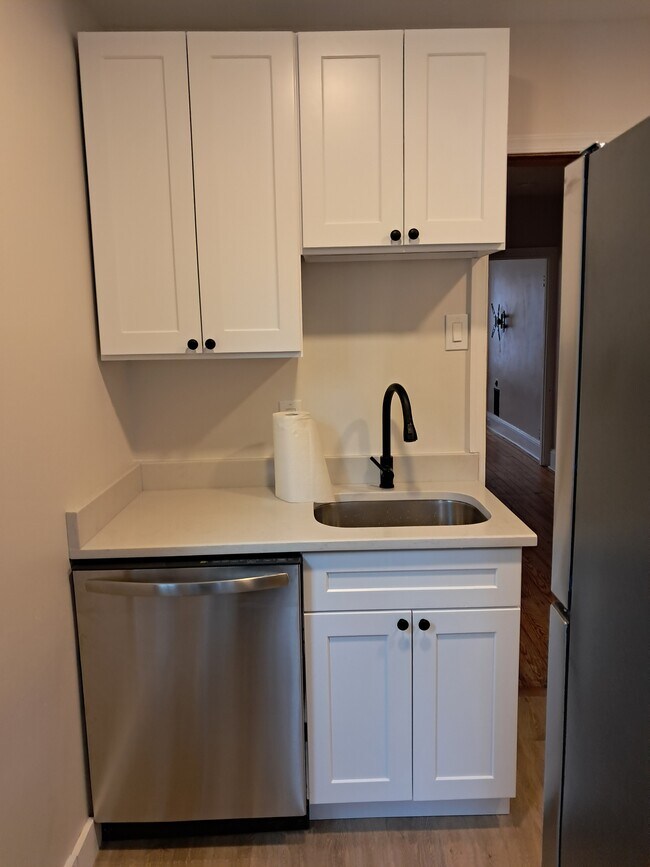 Foto del edificio - 941 Sargent Ave