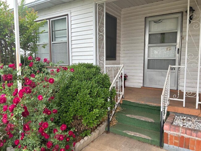 Foto del edificio - 2404 NW 12th St