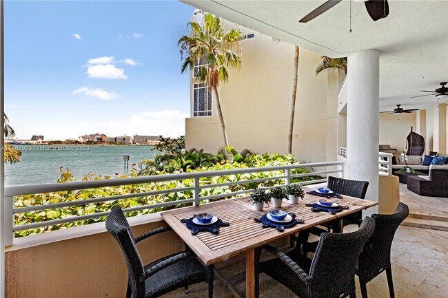 Foto del edificio - 848 Brickell Key Dr