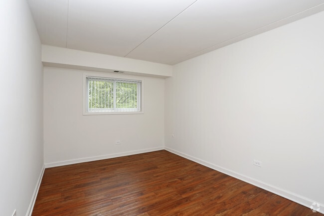 3BR,2BA,1550SF - Butterfield Towers Apartments