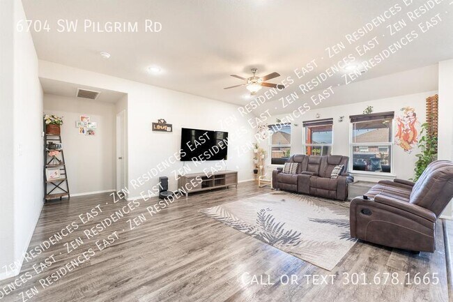 Building Photo - 6704 SW Pilgrim Rd