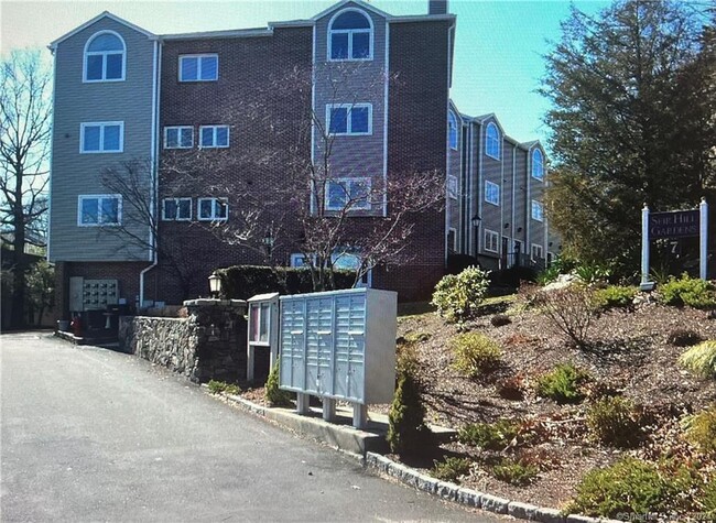 Building Photo - 7 Seir Hill Rd