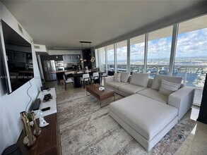 Building Photo - 1830 S Ocean Dr