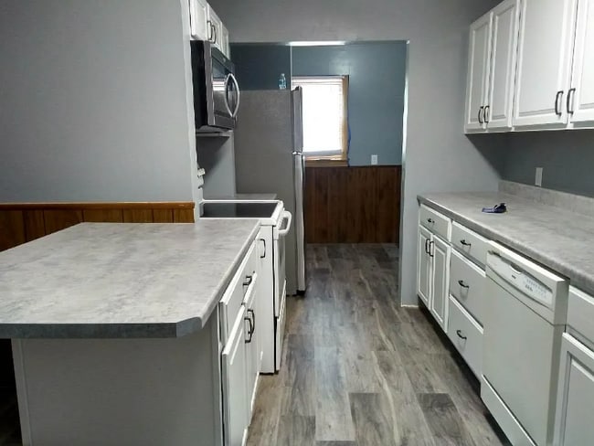 Building Photo - 1402 W Lydia St