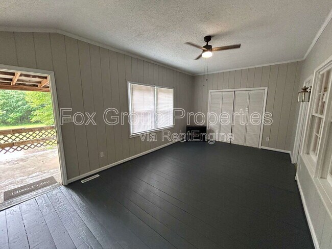 Foto del edificio - 579 Old Speedway Dr NW