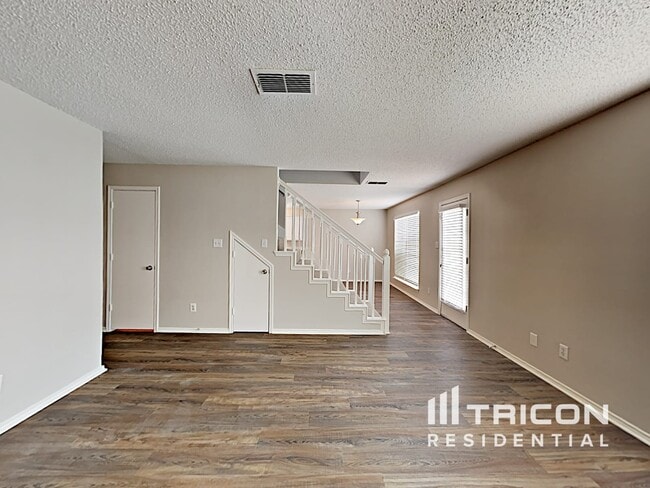 Building Photo - 5000 Prairie Creek Trail