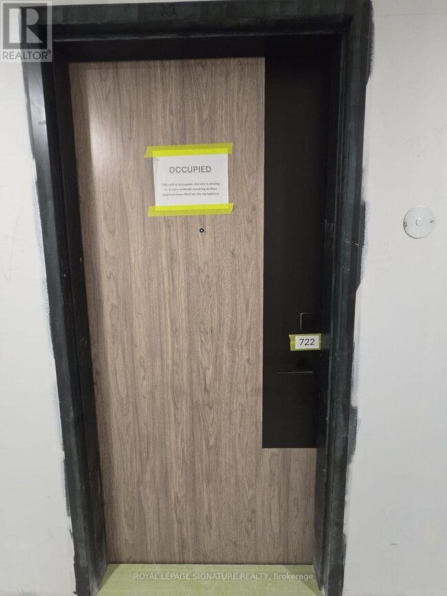 Photo du bâtiment - 1007 The Queensway