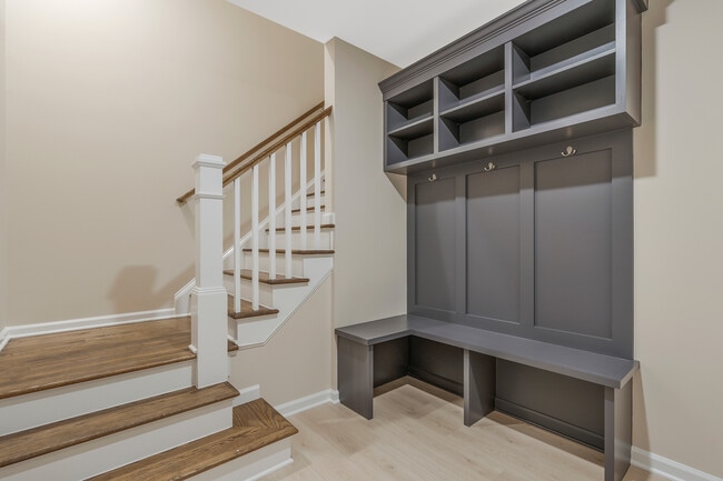 Building Photo - 219 Myrtle Rd