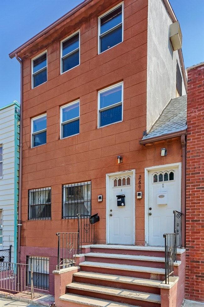 Building Photo - 269 15th St