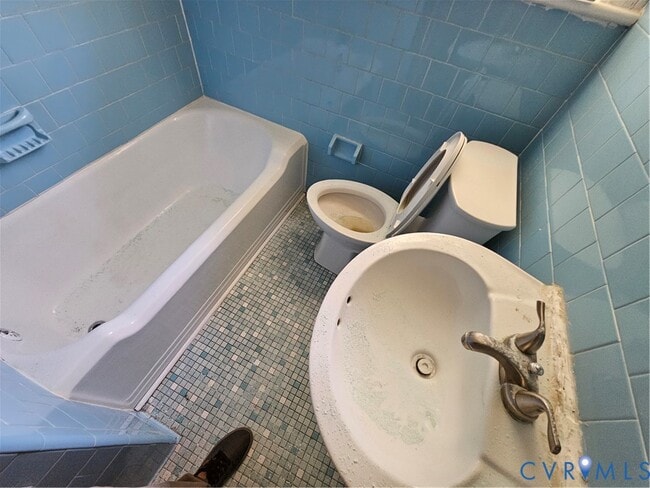 Building Photo - 3813 Larchmont Ln