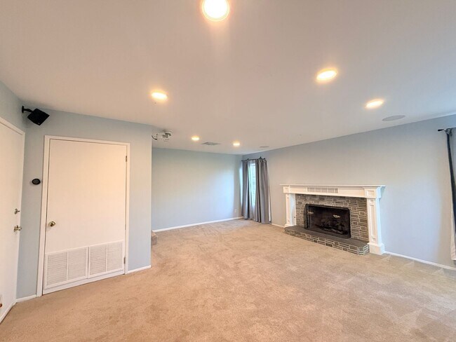 Foto del edificio - 4242 Briggs Ave