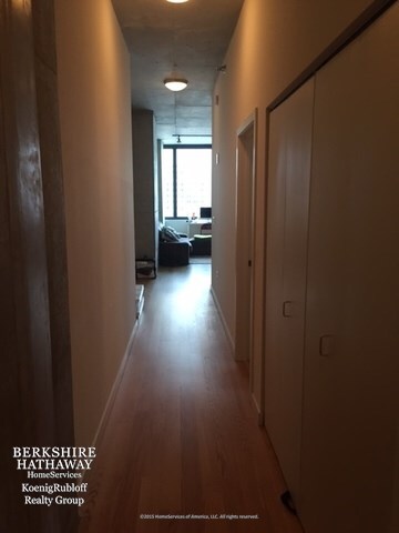 Building Photo - 235 W Van Buren St