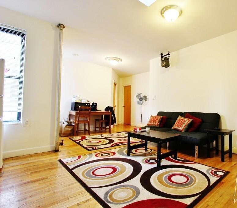 Building Photo - 24 E 97th St