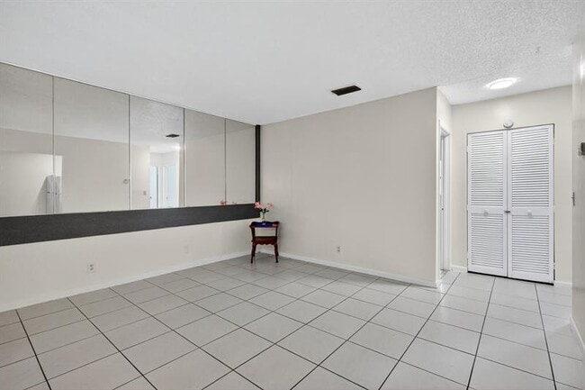 Building Photo - 274 SW 9th St