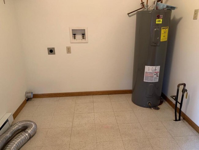 Foto del edificio - 4761 Sandy Lake Rd, Rootstown, OH 44272