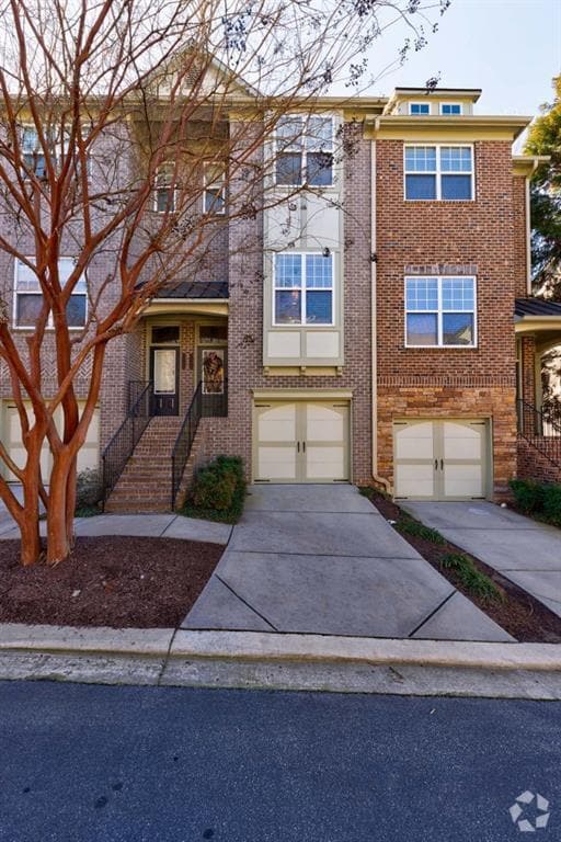 Building Photo - 2022 Cobblestone Cir NE