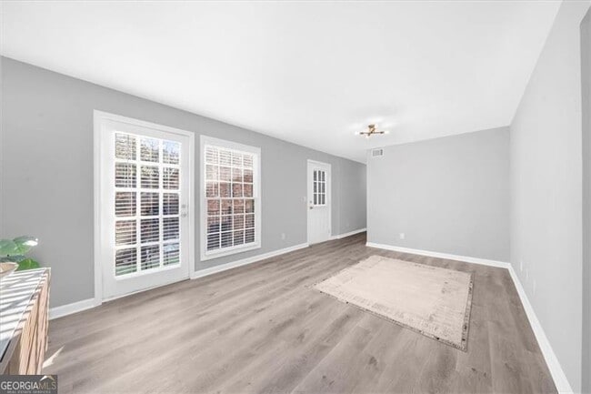 Building Photo - 3091 Colonial Way