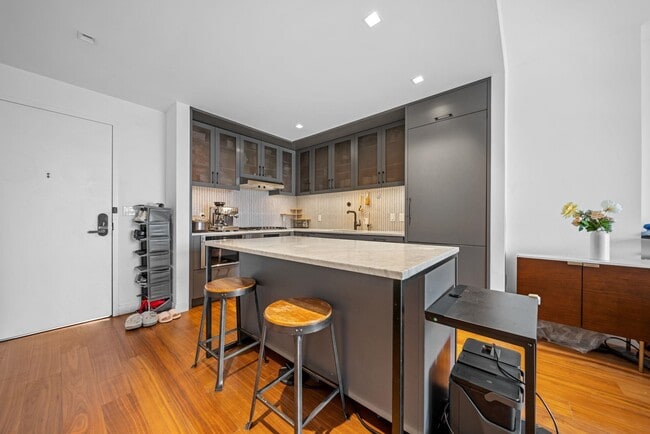 Foto del edificio - 2 Shore Ln