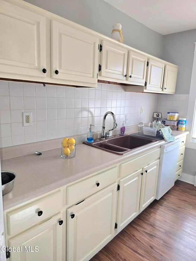 Building Photo - 31 Terrace Ave