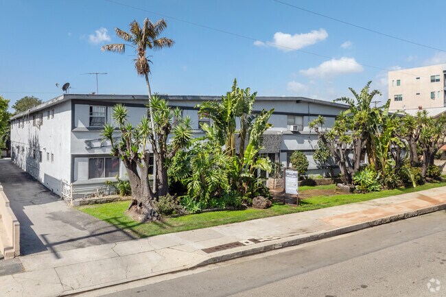 Foto del edificio - McLaughlin Apartments