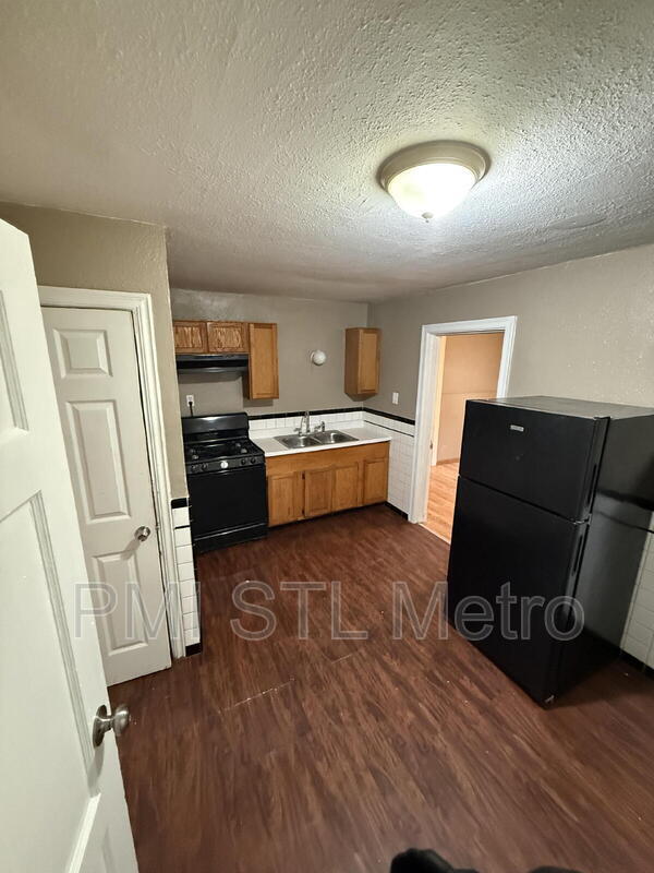 Foto del edificio - 7008 Paisley Dr