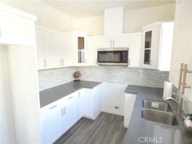 Foto del edificio - 1923 Holly Dr