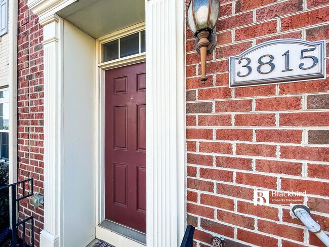 Foto del edificio - 3815 Hansberry Ct NE