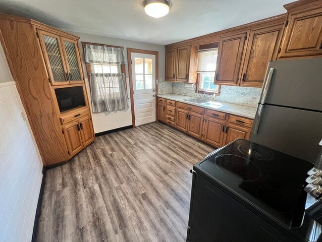 Building Photo - Beautiful Single Family Home in East Sprin...