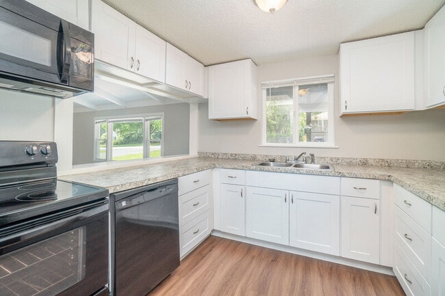 Foto del edificio - 2121 N 77th Terrace