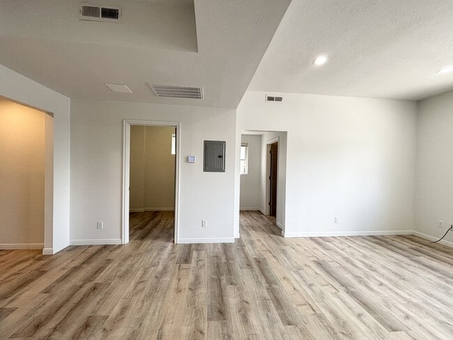 Building Photo - 1090 S 1100 E