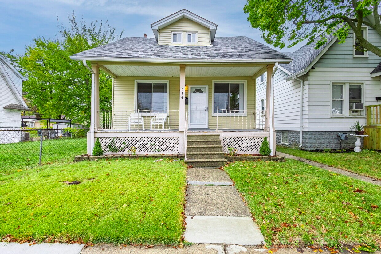 Foto principal - 314 W Muir Ave