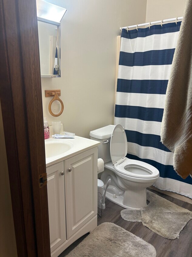 Foto del edificio - Hill Crest Court Apartments 3