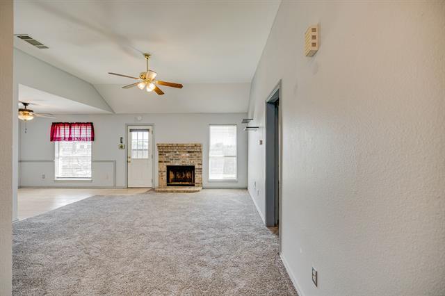 Foto del edificio - 920 Meadow Cir S