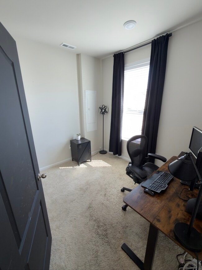 Building Photo - 2770 Lanham Hill Cir