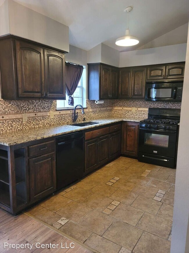 Building Photo - 3 br, 2 bath House - 9833 N 43rd Ave E
