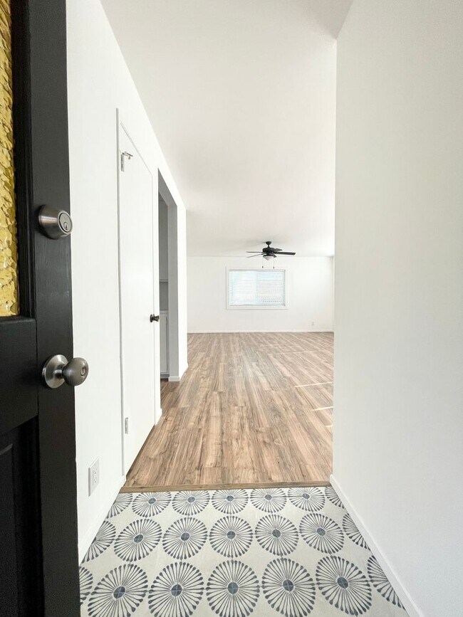 Foto del edificio - Remodeled Single Level Duplex!