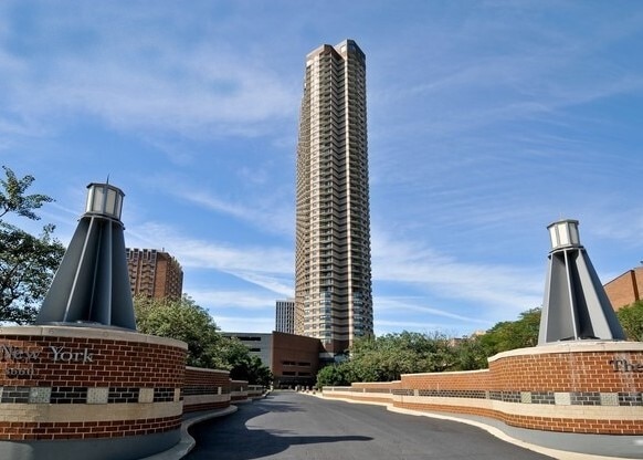 Building Photo - 3660 N Lake Shore Dr