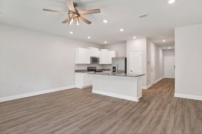 Foto del edificio - New Townhome near UWF and Nine Mile Rd