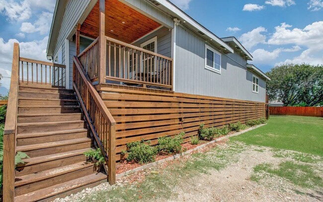 Foto del edificio - 4802 Crane St