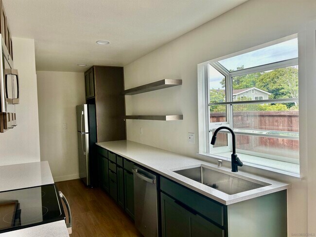 Building Photo - 483 Bay Meadows Way