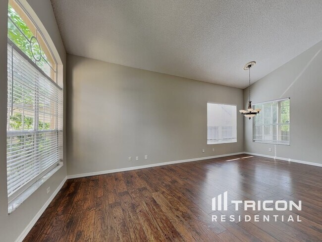 Foto del edificio - 2802 River Ridge Dr