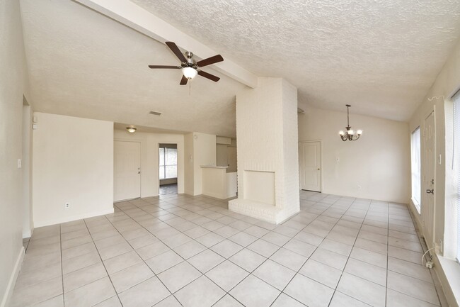 Building Photo - 7503 Roaring Springs Dr
