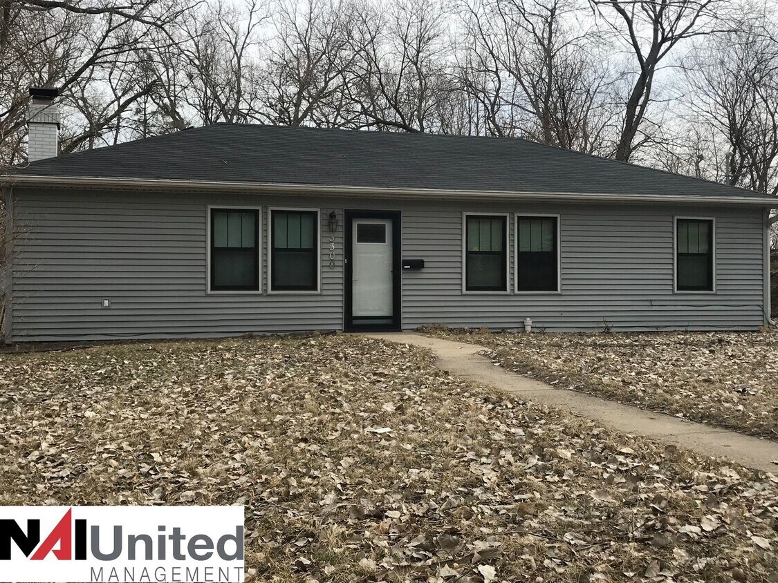Primary Photo - Three bedroom, two bathroom single family ...