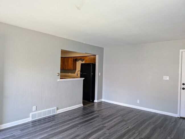 Building Photo - 2707 Canterbury Ln