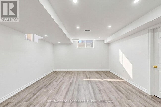 Building Photo - 2385 Dress Cir Cres