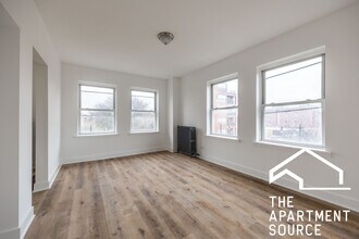 Building Photo - 6930 N Greenview Ave