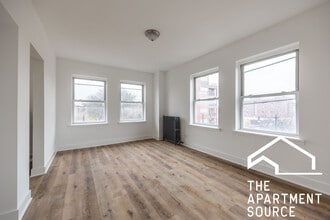 Building Photo - 6930 N Greenview Ave