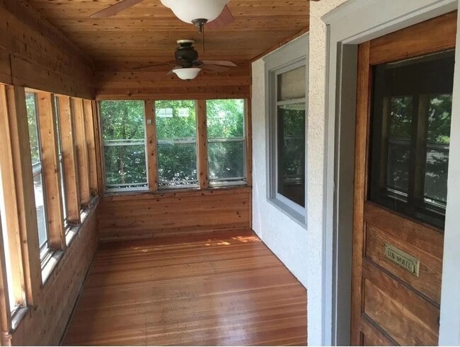 Building Photo - Amazing 5 Bedroom Single Home in SE!!